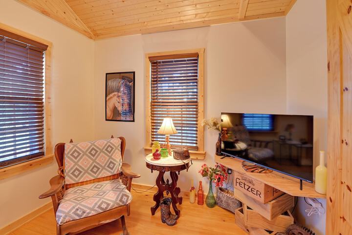 Cozy Beattyville Cabin w / Fire Pit