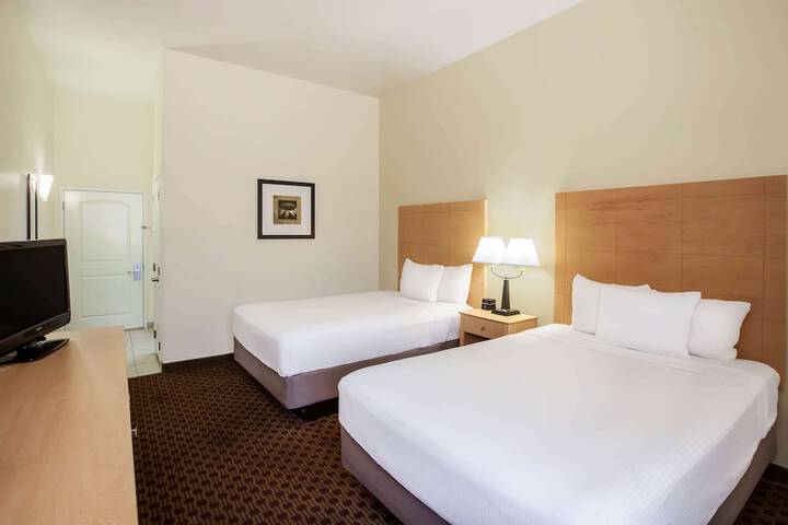 Room 11 of 28