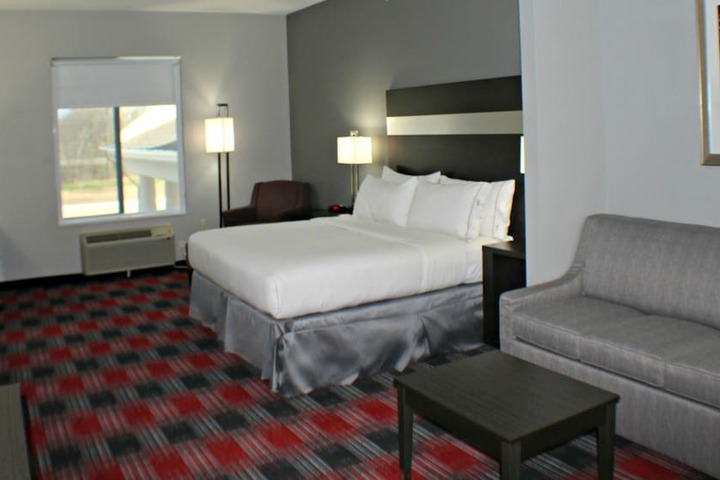 Room 5 of 18
