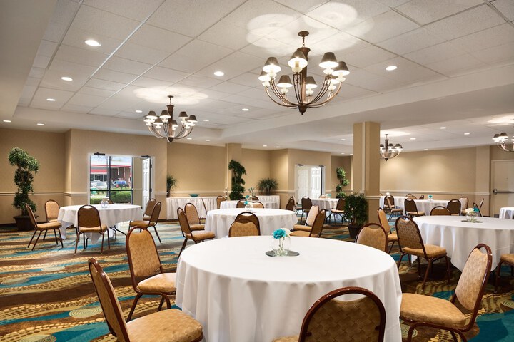 Ballroom/Hall 47 of 50