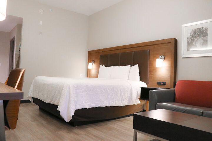 Room 13 of 40