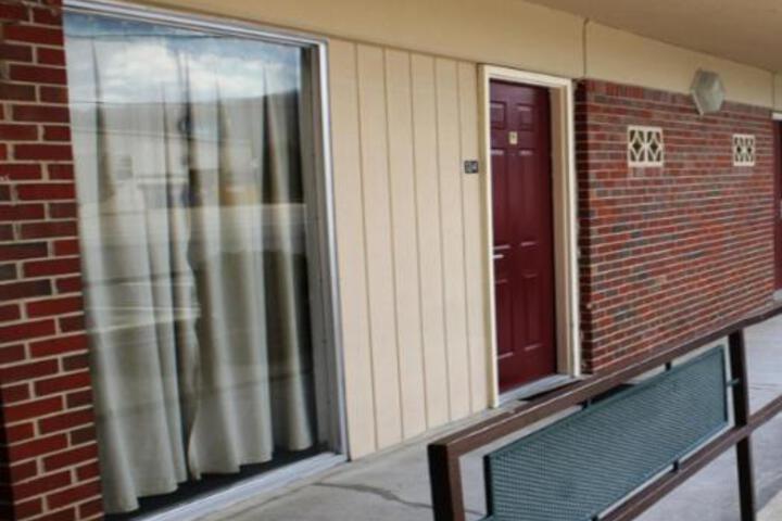 Speedway Inn