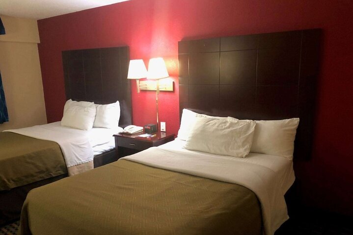 Room 10 of 14