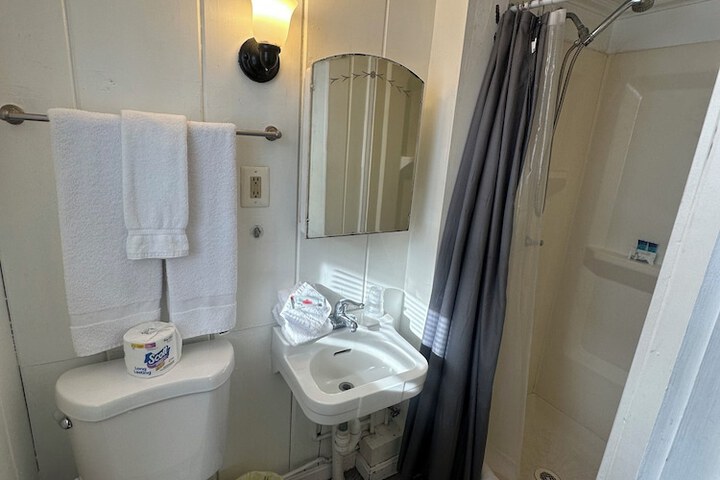 Room 30 of 105