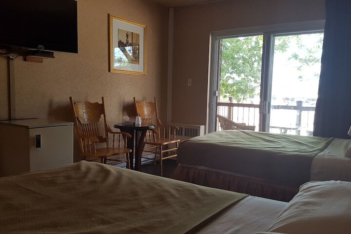 Room 9 of 13