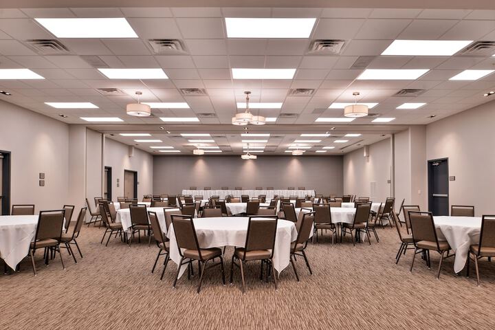 Country Inn & Suites by Radisson Ft. Atkinson, WI