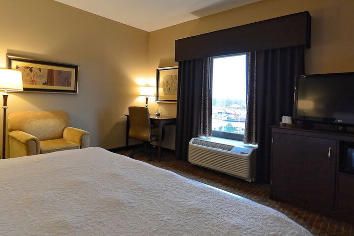 Room 28 of 49