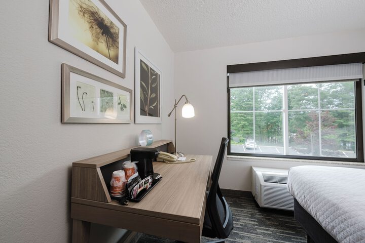 Country Inn & Suites by Radisson Lake George (Queensbury), NY