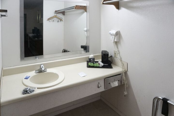 Room 14 of 24