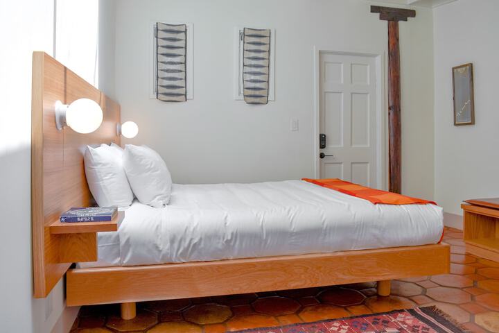 Room 42 of 75