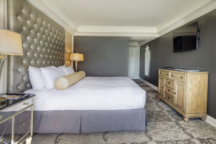 Room 16 of 44