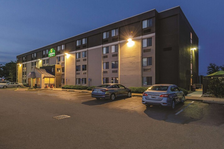 Hotel 5 of 41