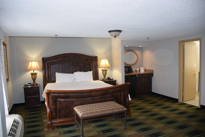Room 13 of 40