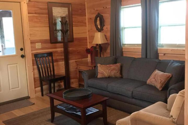 Moore Road Cabin 2 Pet Friendly