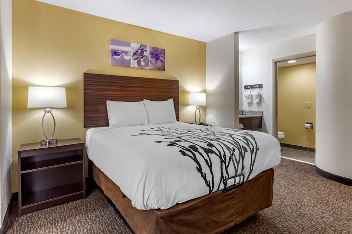Room 25 of 65
