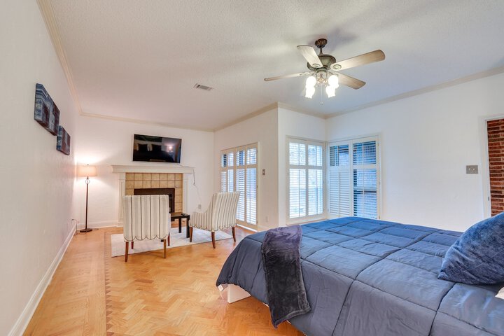 Modern Carrollton Home - Private Pool & Grill