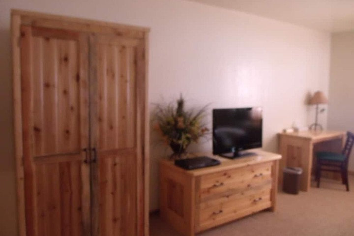Room 8 of 16