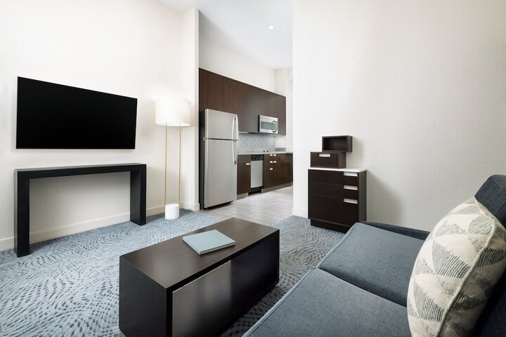 Room 27 of 44