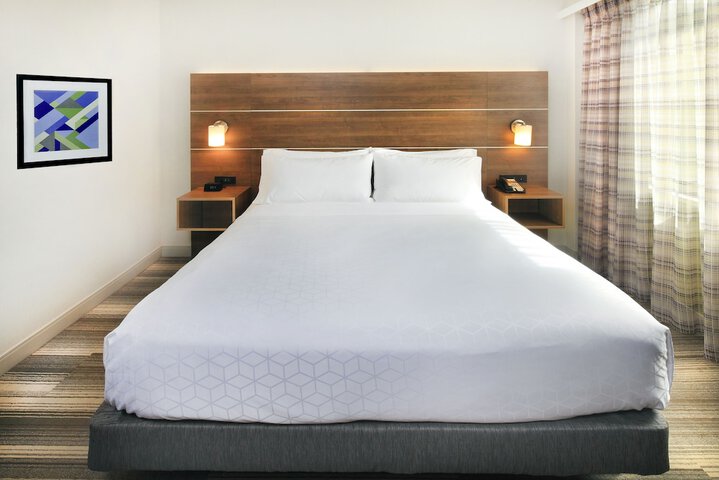 Room 18 of 50