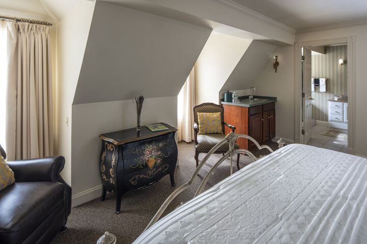 Room 85 of 132