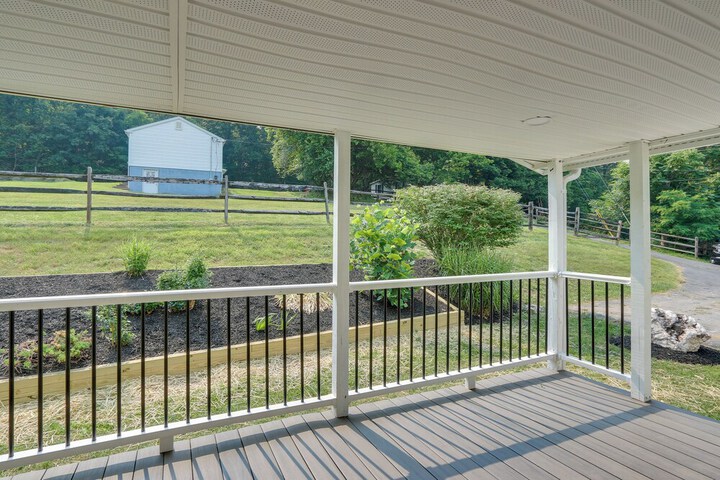 Harpers Ferry Home w / Private Pool & Hot Tub!