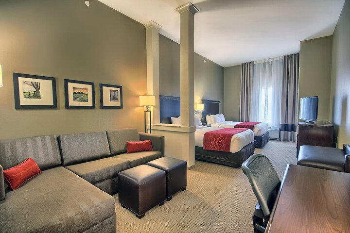 Comfort Suites Marietta - Parkersburg
