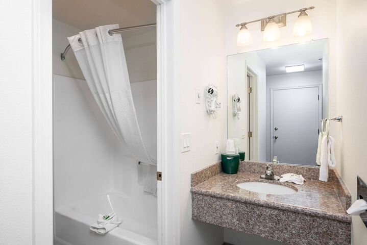 Room 21 of 42