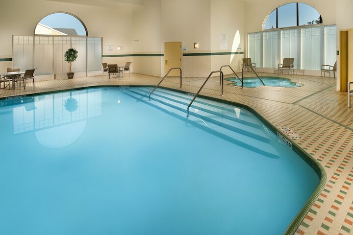 Holiday Inn Express and Suites Manassas by IHG