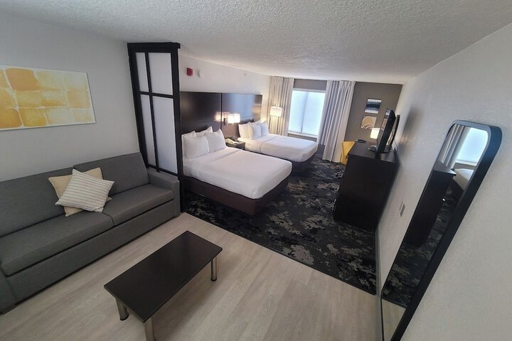 Room 32 of 53
