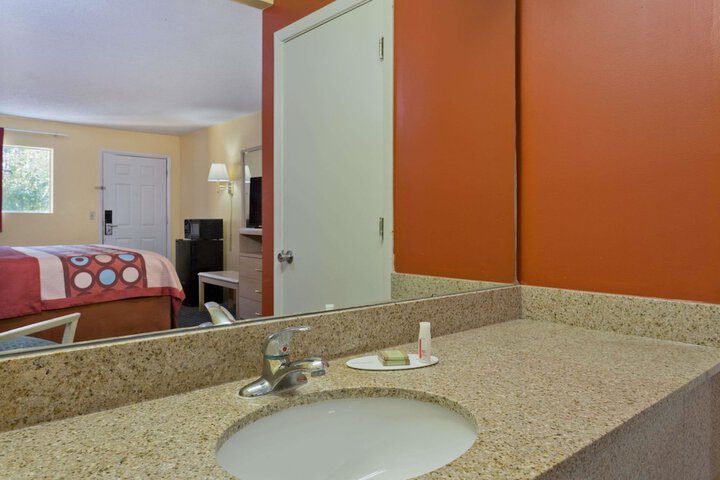 Room 13 of 14