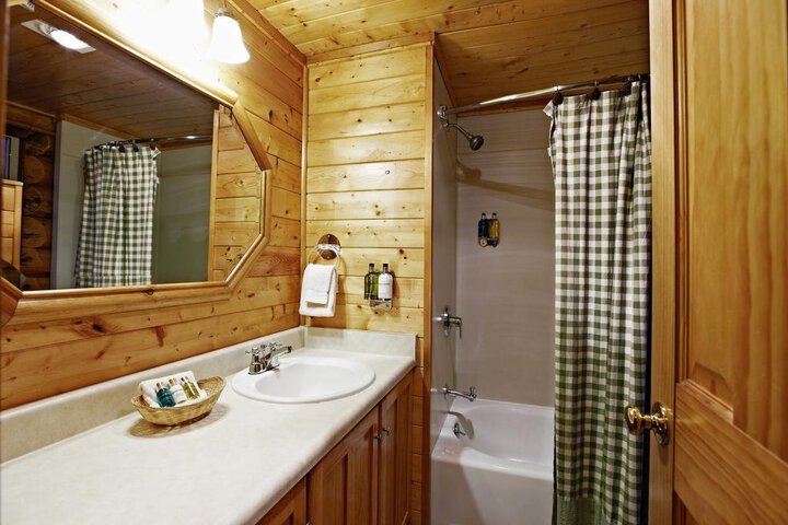 LAKEDALE RESORT