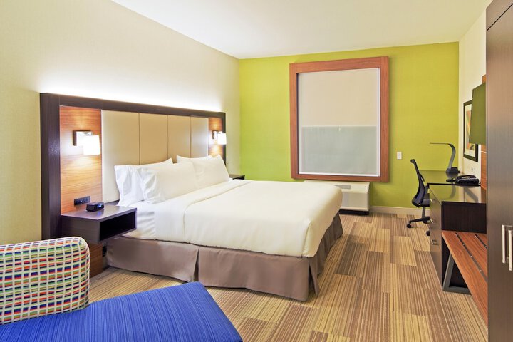 Room 27 of 52