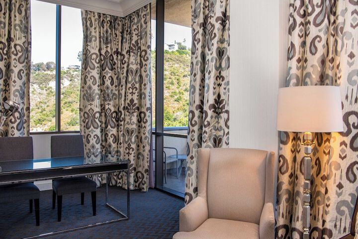 Room 27 of 114