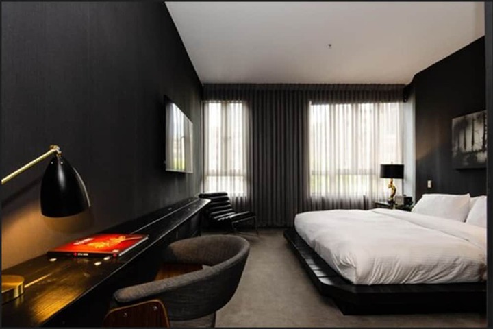 Room 13 of 18