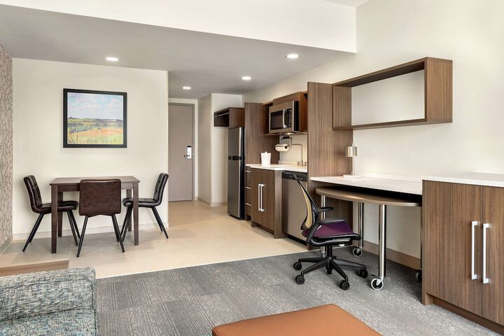 Room 12 of 38