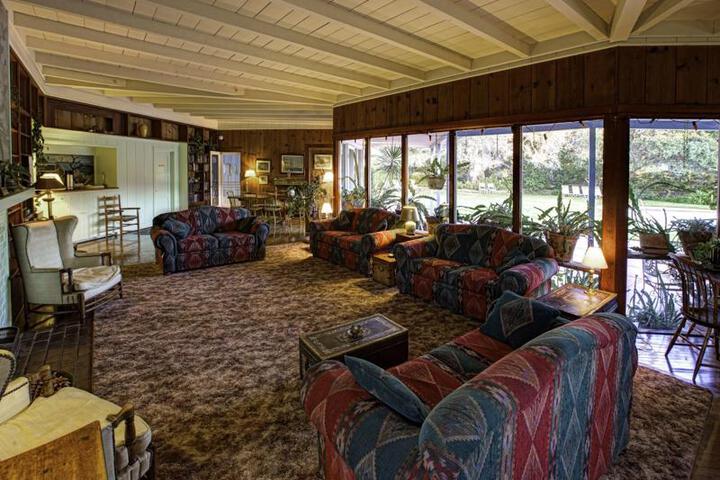 BLUE SKY LODGE