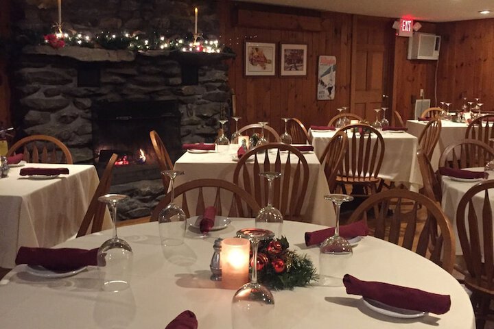 Dining 76 of 94