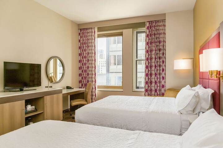 Room 10 of 35