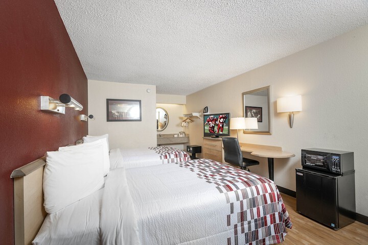 Red Roof Inn Detroit - Roseville / St. Clair Shores