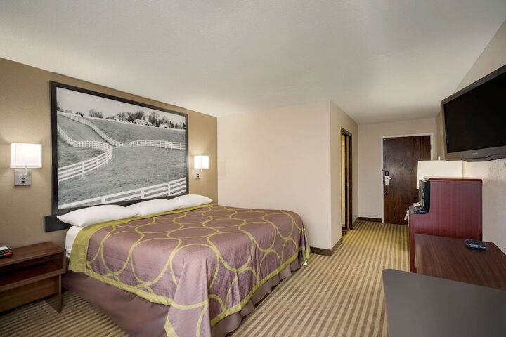 Room 20 of 33