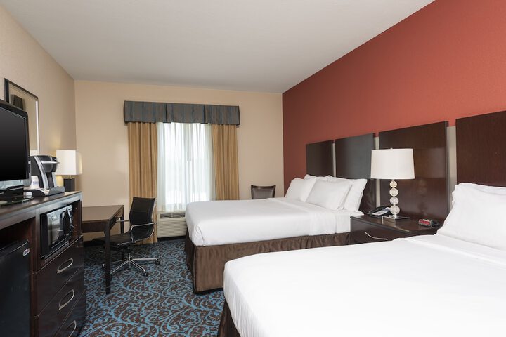 Holiday Inn Express Hotel & Suites New Philadelphia by IHG