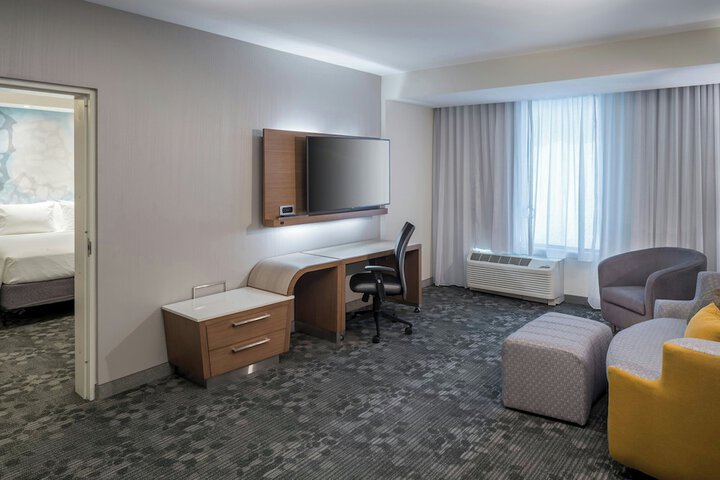 Room 34 of 64