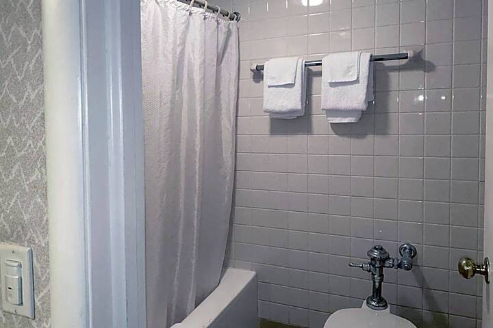 OYO Hotel Mauldin SC South Main Street