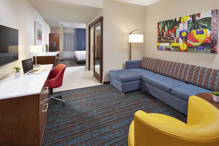 Room 17 of 37