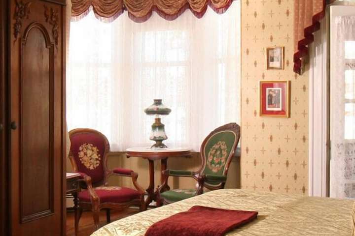 Room 104 of 128