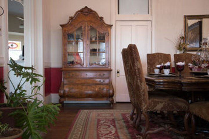 Munzesheimer Manor Bed & Breakfast