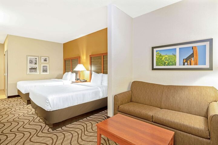 Room 16 of 30