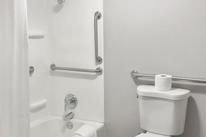 Room 8 of 24