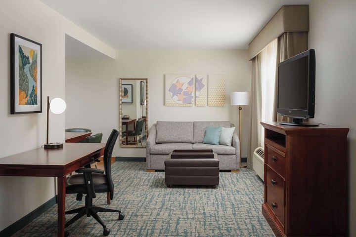 Room 28 of 38