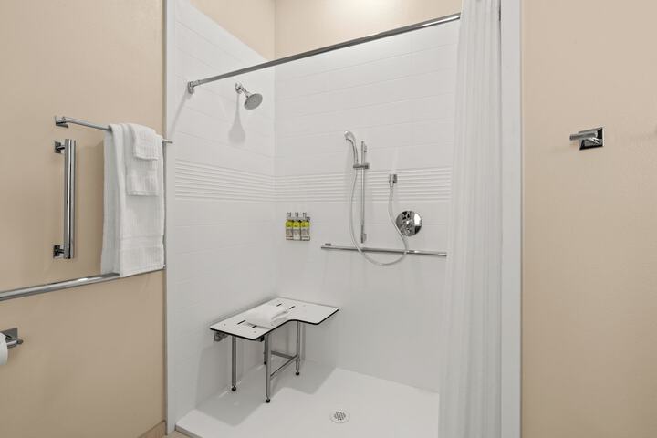 Room 21 of 28